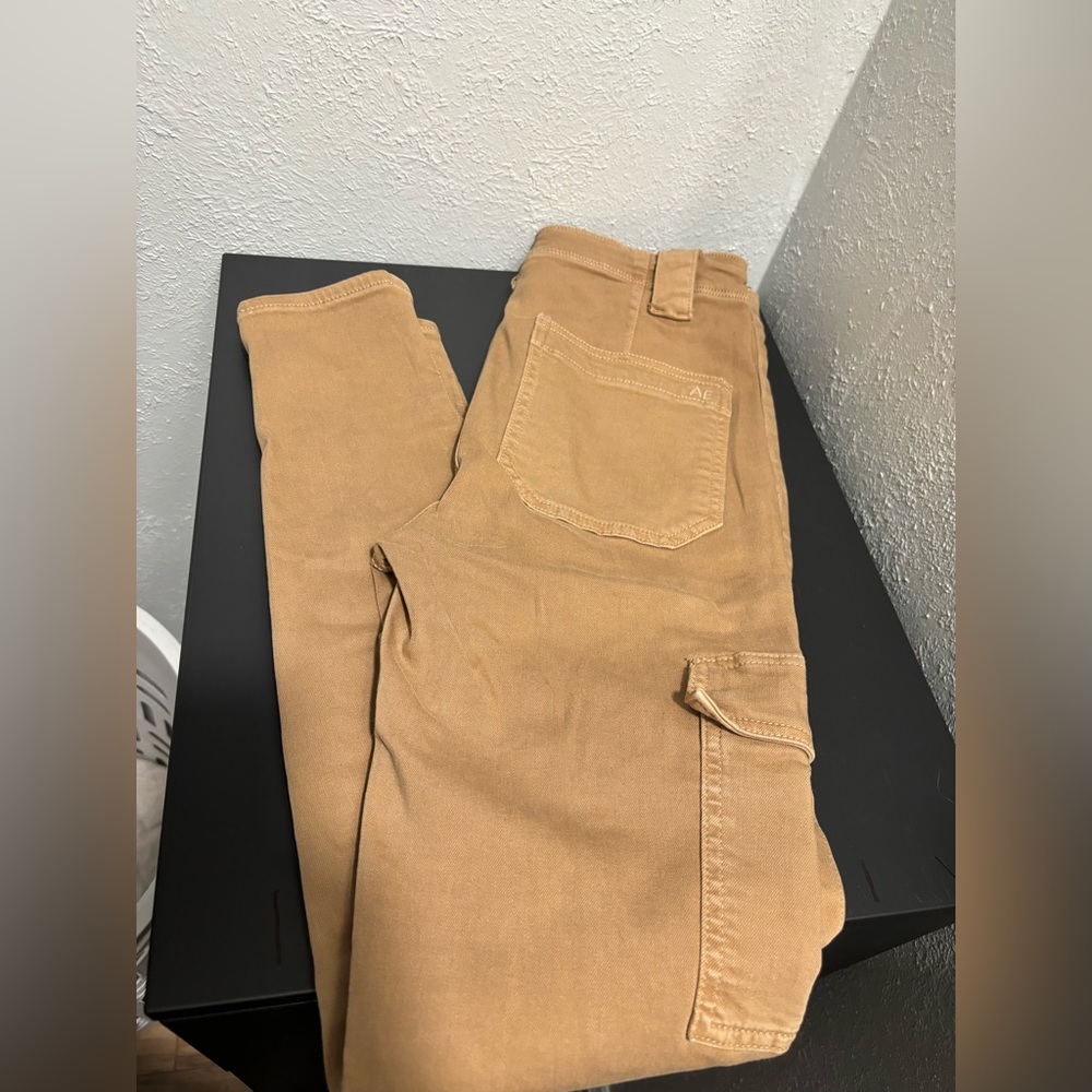AMERICAN EAGLE Tan Cargo Pants
